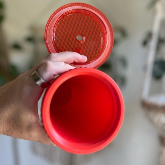 Starbucks 2021 Red Studded Venti Cold Cup Tumbler 24oz – Limited Edition Holiday - Picture 6 of 7